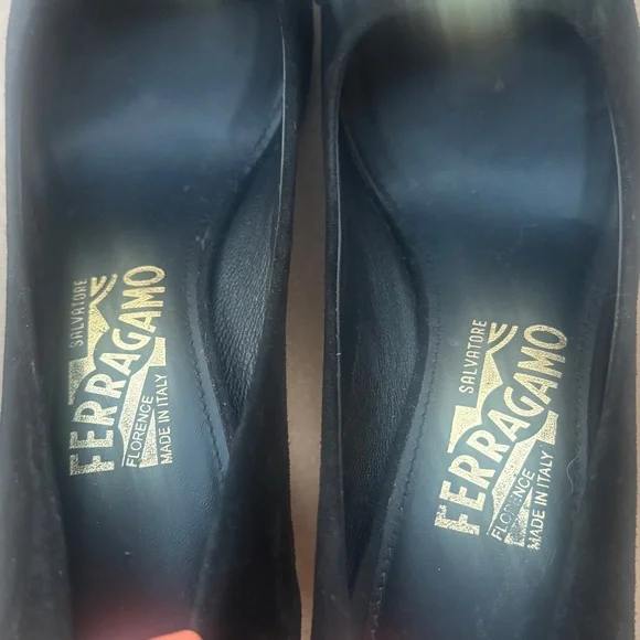 Salvatore Ferragamo ⭐️⭐️⭐️Elegant Black Beaded Heel Pumps - Picture 6 of 7